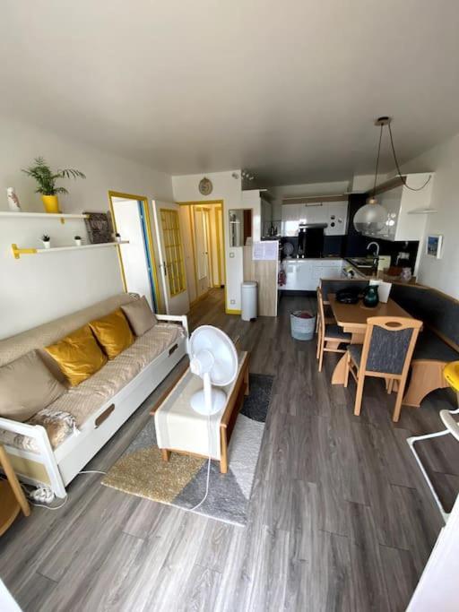 Cosy, Situe Entre Ciel Et *