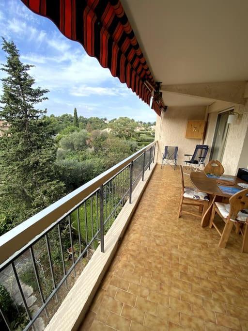 Cosy, Situe Entre Ciel Et Appartement *
