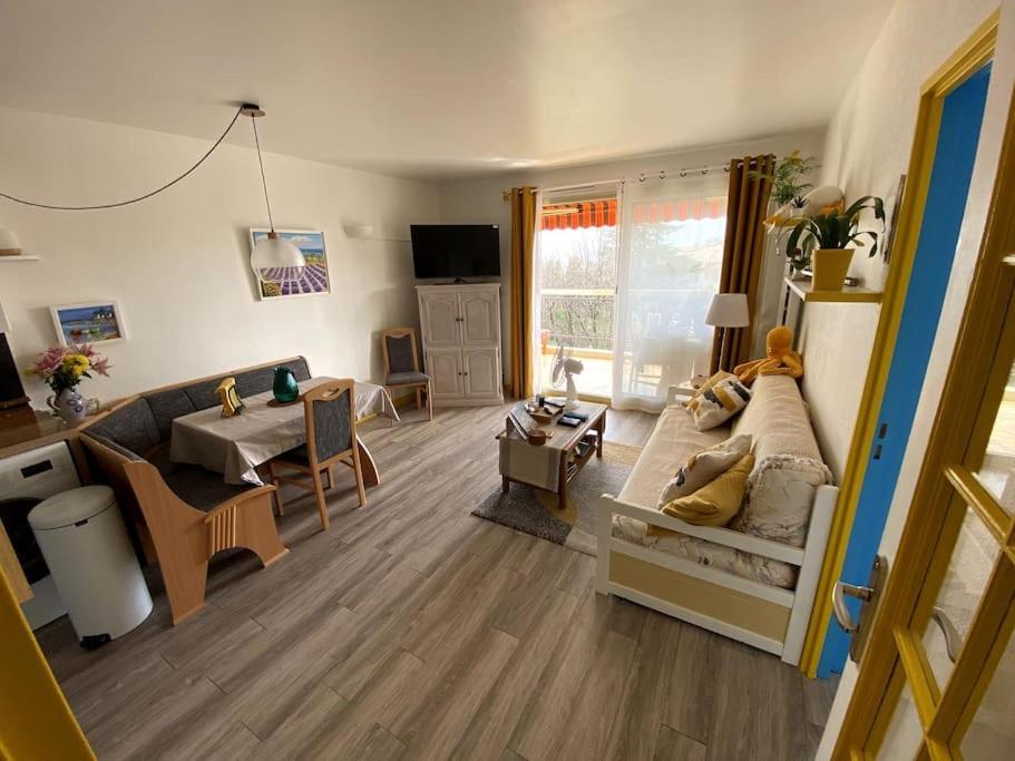 Appartement Cosy, Situe Entre Ciel Et