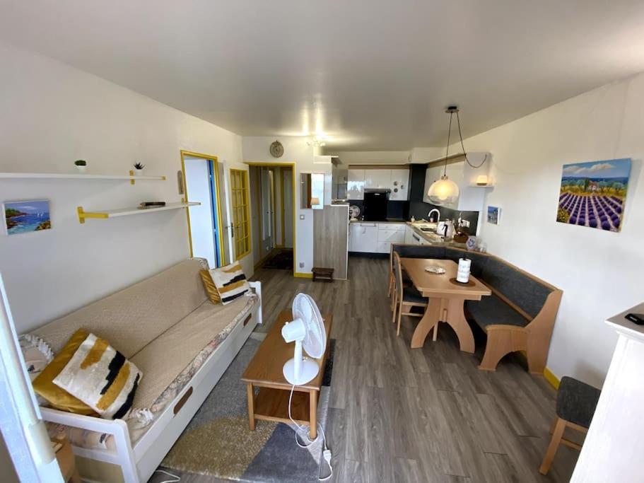 Cosy, Situe Entre Ciel Et Appartement *